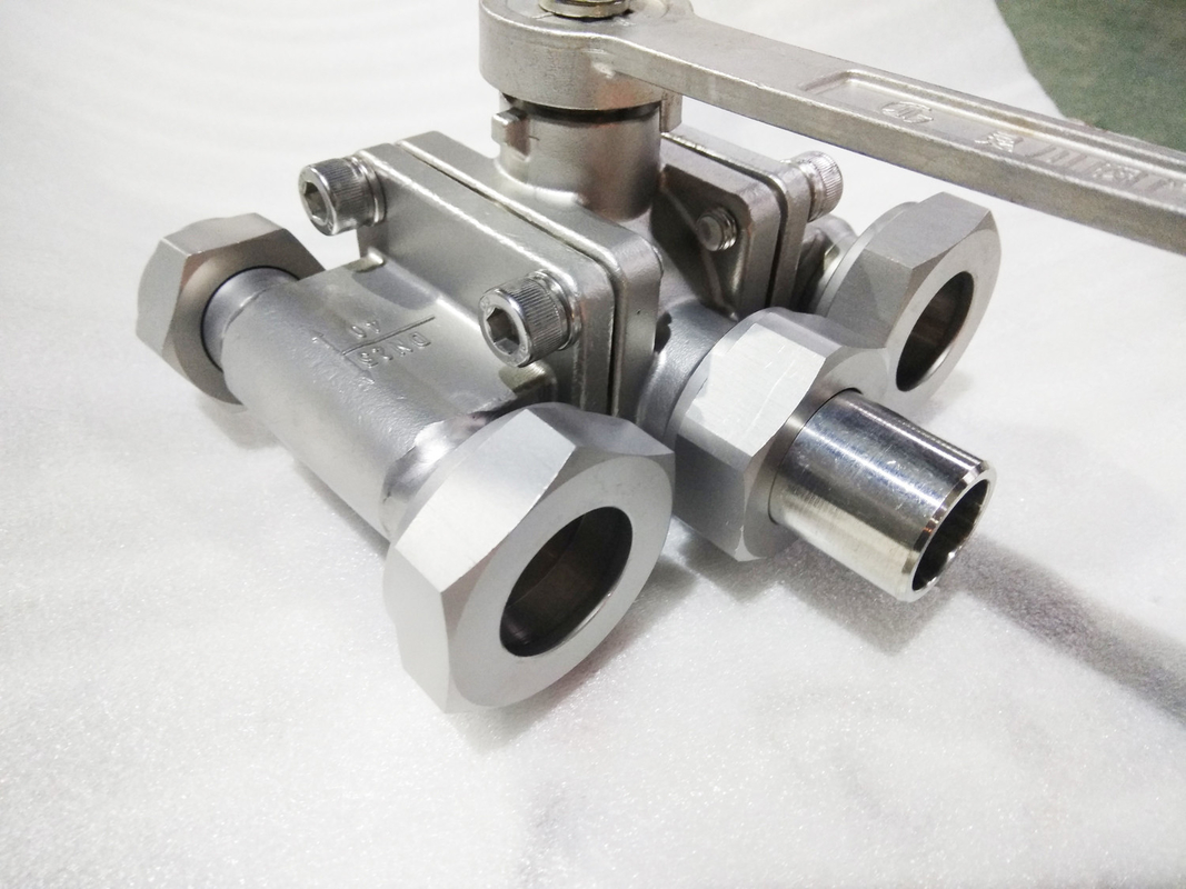 صمام كرة ثلاثي الاتجاهات من الفولاذ المقاوم للصدأ مبرد بالتبريد DN25 للغاز الطبيعي المسال / الأكسجين السائل / الغاز السائل